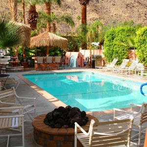 You Never Have To Leave These Palm Springs Resorts - Palm Springs